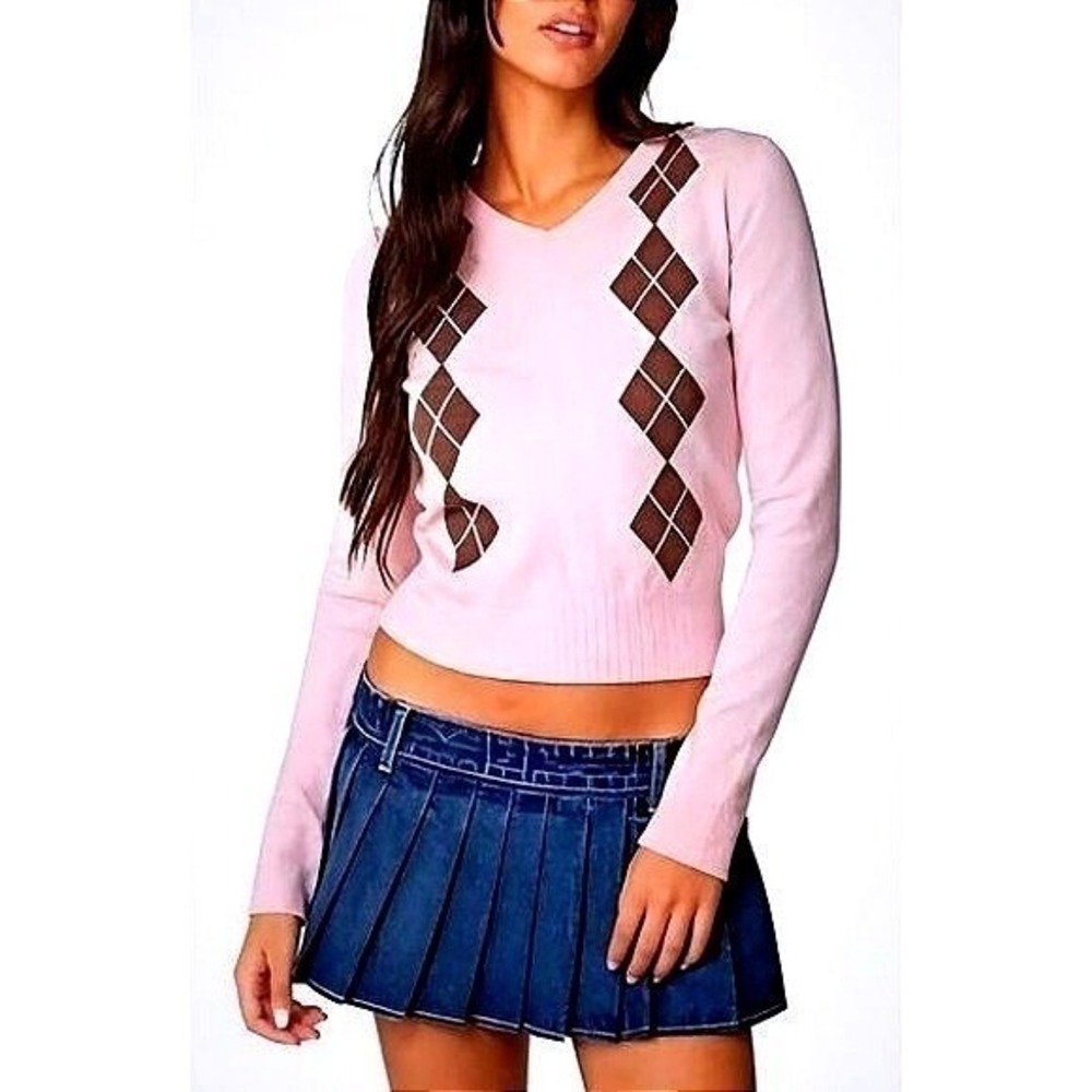 Elegant Pink Argyle V-Neck Sweater